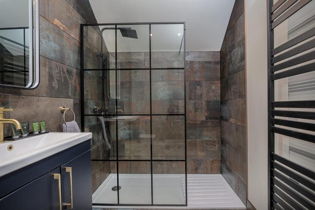 Paradise Square-Remodelled 18Th Century Apartment เชฟฟิลด์ ภายนอก รูปภาพ